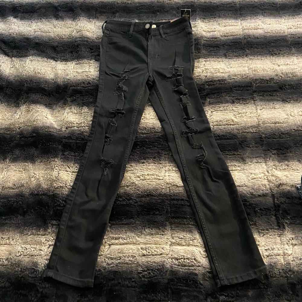 Hollister High Rise Crop Destroyed Jeans